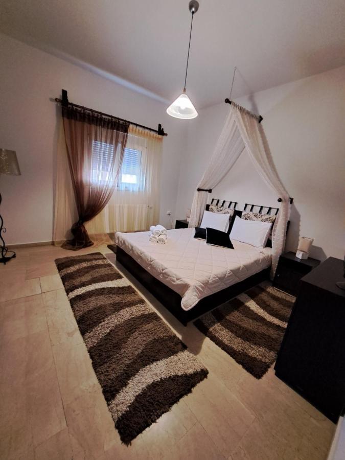 Guesthouse Aelia Káto Loutrákion Eksteriør billede