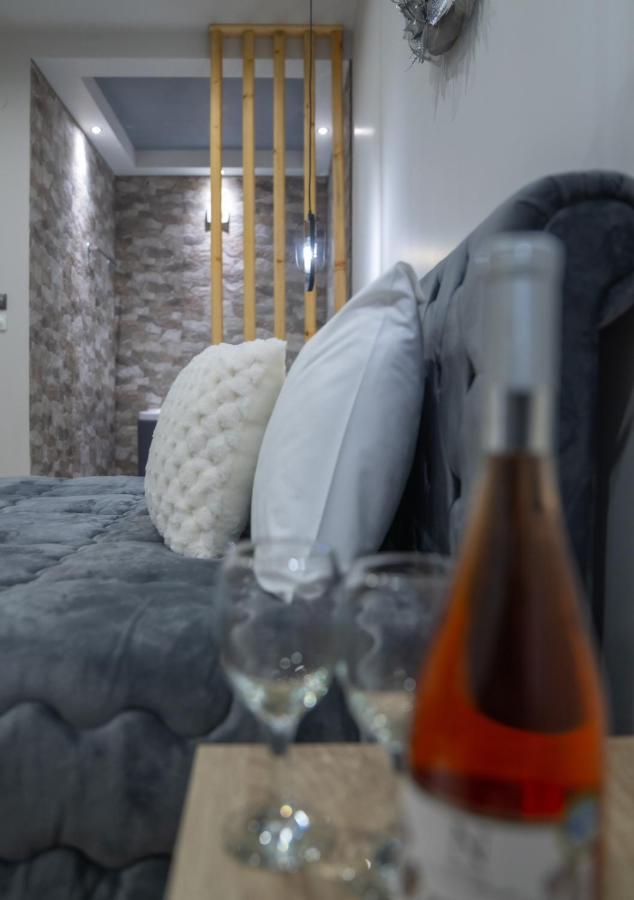 Guesthouse Aelia Káto Loutrákion Eksteriør billede