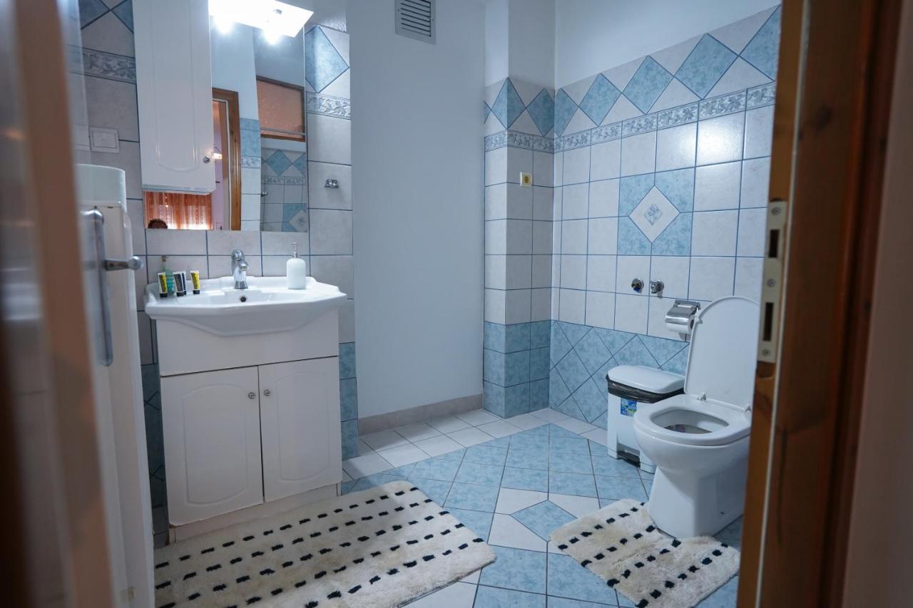Guesthouse Aelia Káto Loutrákion Eksteriør billede